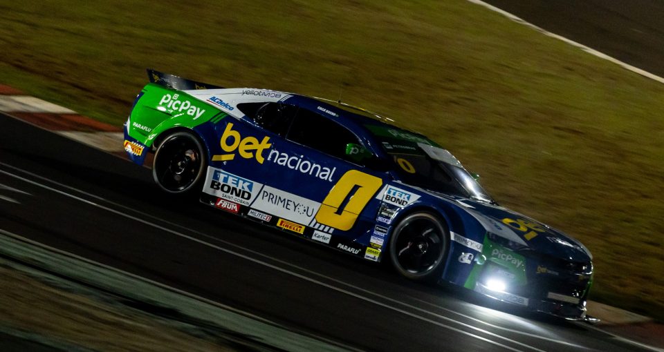Quatro equipes diferentes entre as mais rápidas no treino noturno da 100 Milhas em Cascavel
