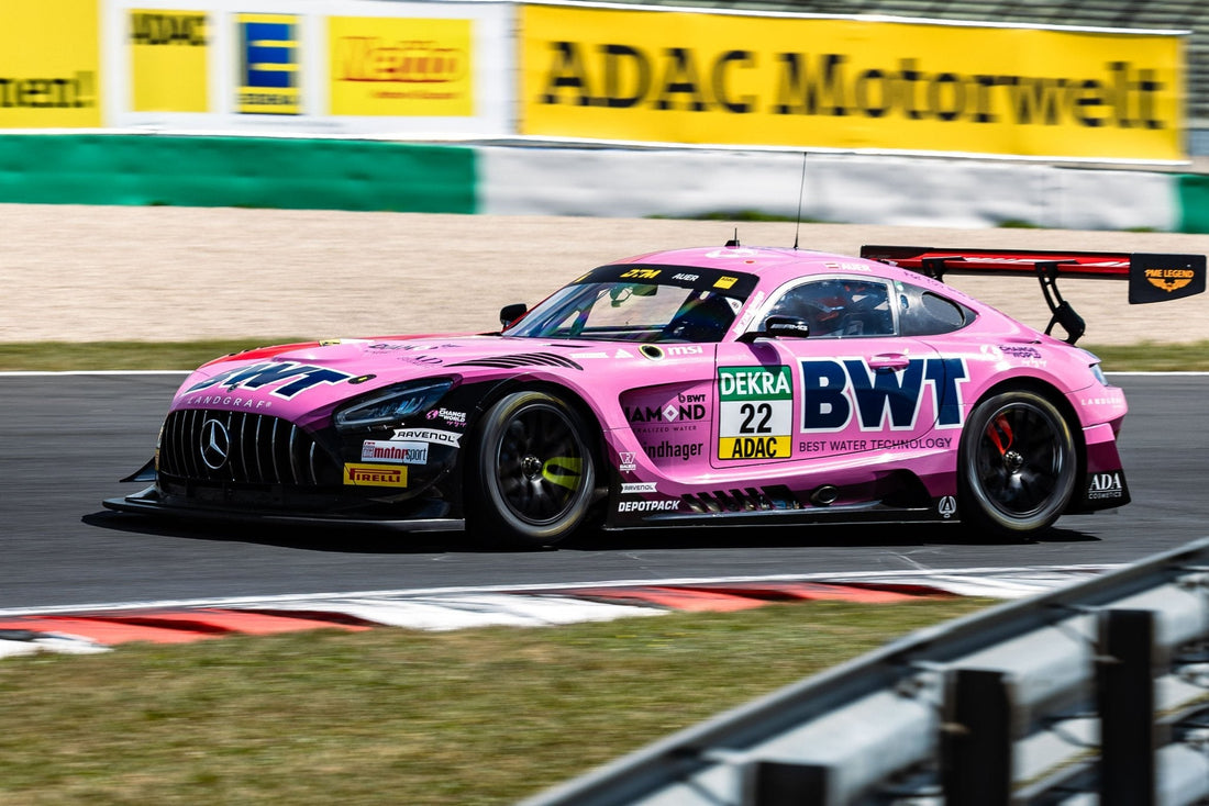 Auer faz história e crava pole no Lausitzring