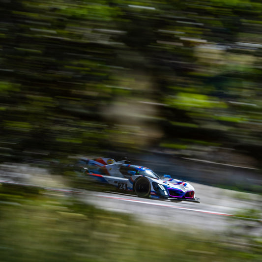 Vanthoor mantém domínio e crava pole histórica em Laguna Seca