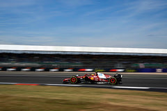 Hamilton lidera TL1 em Silverstone